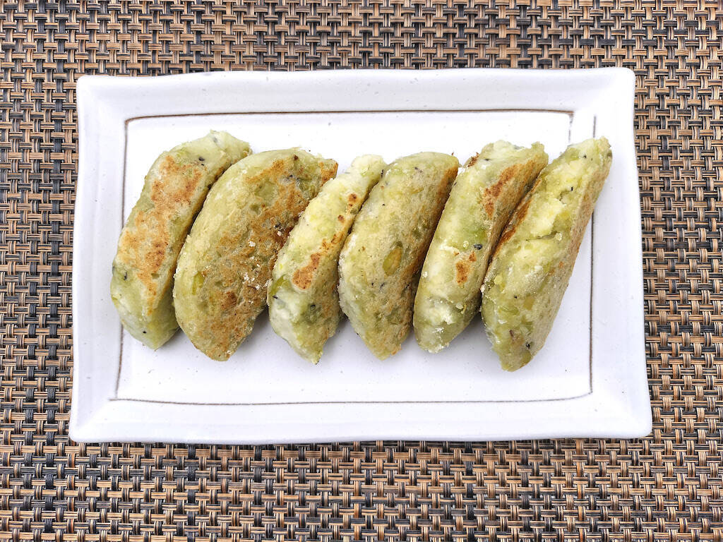 【絶品！郷土メシ】青森県の郷土菓子「豆しとぎ」って!?青大豆の緑が鮮やか♡焼くと香ばしい〜