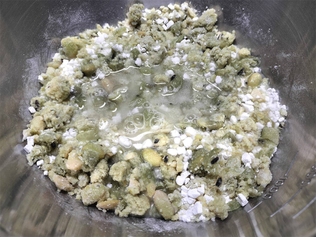 【絶品！郷土メシ】青森県の郷土菓子「豆しとぎ」って!?青大豆の緑が鮮やか♡焼くと香ばしい〜