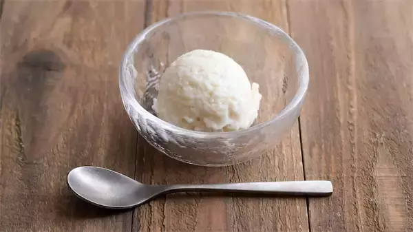 【お米のアイス!?】ねっとり食感にハマる！「米粉の塩バニラアイス」は米＆ミルクの優しい香り♪【元パティシエ直伝】