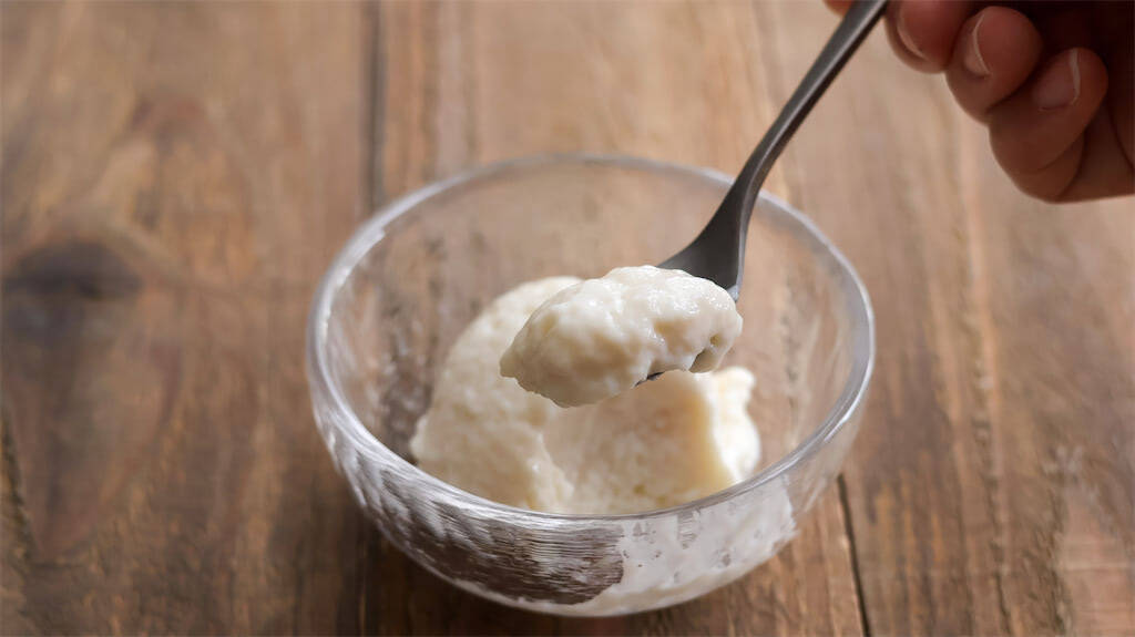 【お米のアイス!?】ねっとり食感にハマる！「米粉の塩バニラアイス」は米＆ミルクの優しい香り♪【元パティシエ直伝】