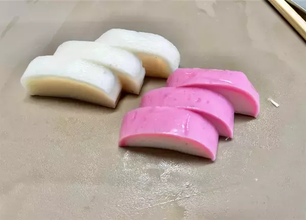 「【お正月あるある】余った「かまぼこ」どう食べるか問題！「チヂミ風リメイク」が大正解だった話♪カリもち♡」の画像