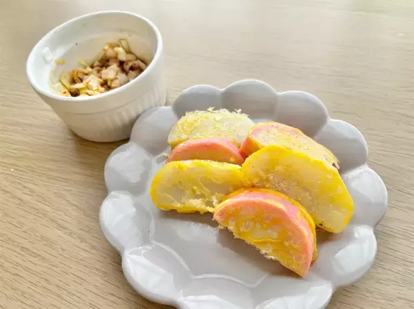 「【お正月あるある】余った「かまぼこ」どう食べるか問題！「チヂミ風リメイク」が大正解だった話♪カリもち♡」の画像