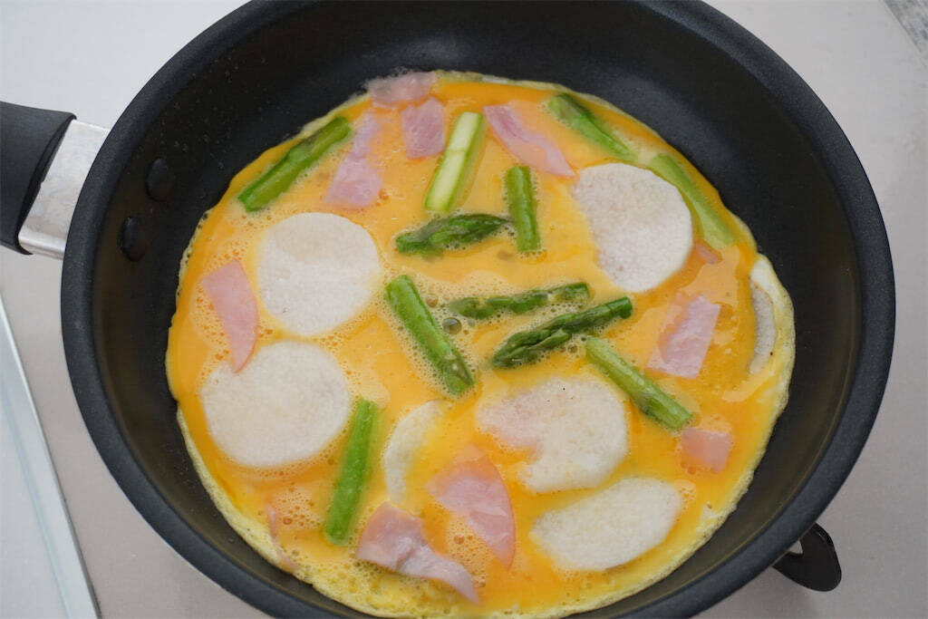 【えっ、長芋の輪切りを!?】食感サクサク「オープンオムレツ」作ってみた！お砂糖入れて甘めに仕上げて♪