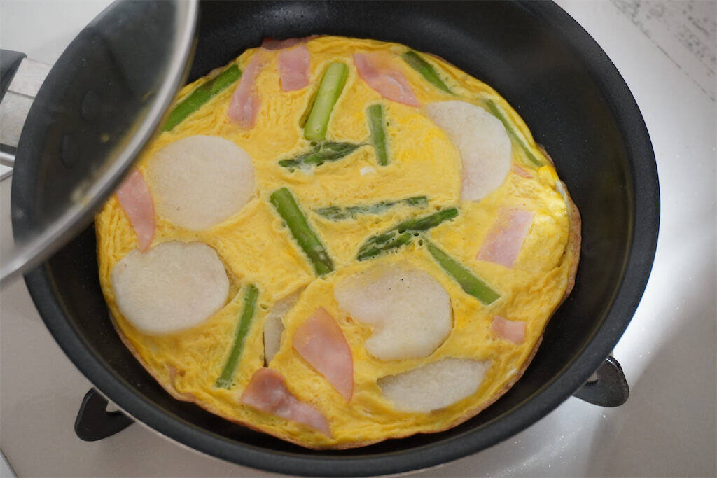 【えっ、長芋の輪切りを!?】食感サクサク「オープンオムレツ」作ってみた！お砂糖入れて甘めに仕上げて♪