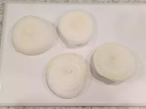 「【新玉ねぎの一番おいしい食べ方】甘み＆旨味がギュ♡な「ステーキ」作ろう！ソースも玉ねぎなの!?【農家直伝】」の画像