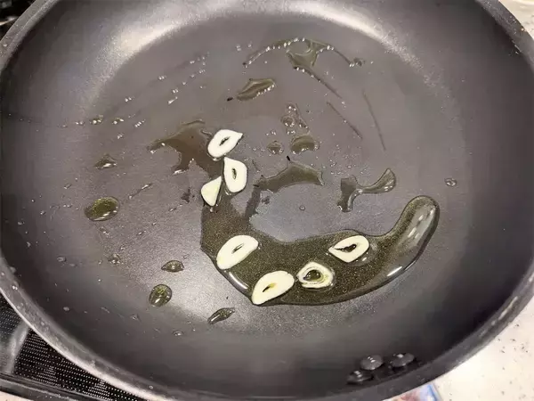 「【新玉ねぎの一番おいしい食べ方】甘み＆旨味がギュ♡な「ステーキ」作ろう！ソースも玉ねぎなの!?【農家直伝】」の画像