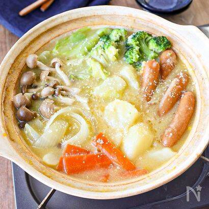 【コーンスープの素で鍋!?】話題沸騰「コンポタ鍋」作ってみた！絶品コクの正体はみそバター♪【冬の新定番】