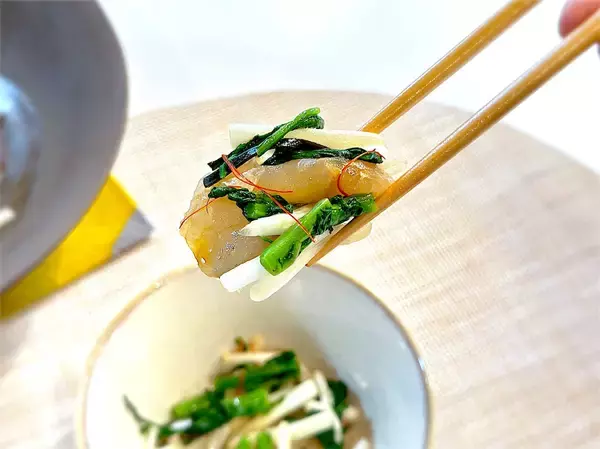 「【意外な組み合わせ】白菜×春菊×刺身のサラダ仕立て爆誕！ご飯もお酒もススム♡お茶漬けにすると二度おいしい!?」の画像
