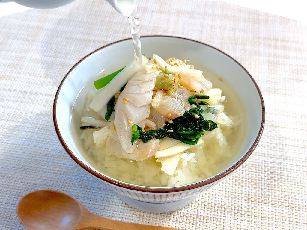 【意外な組み合わせ】白菜×春菊×刺身のサラダ仕立て爆誕！ご飯もお酒もススム♡お茶漬けにすると二度おいしい!?