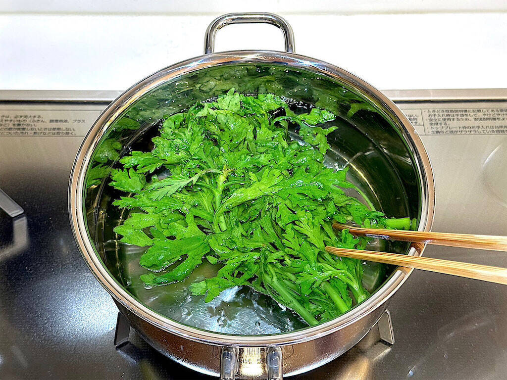 【意外な組み合わせ】白菜×春菊×刺身のサラダ仕立て爆誕！ご飯もお酒もススム♡お茶漬けにすると二度おいしい!?