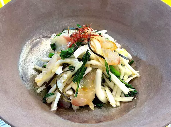 「【意外な組み合わせ】白菜×春菊×刺身のサラダ仕立て爆誕！ご飯もお酒もススム♡お茶漬けにすると二度おいしい!?」の画像