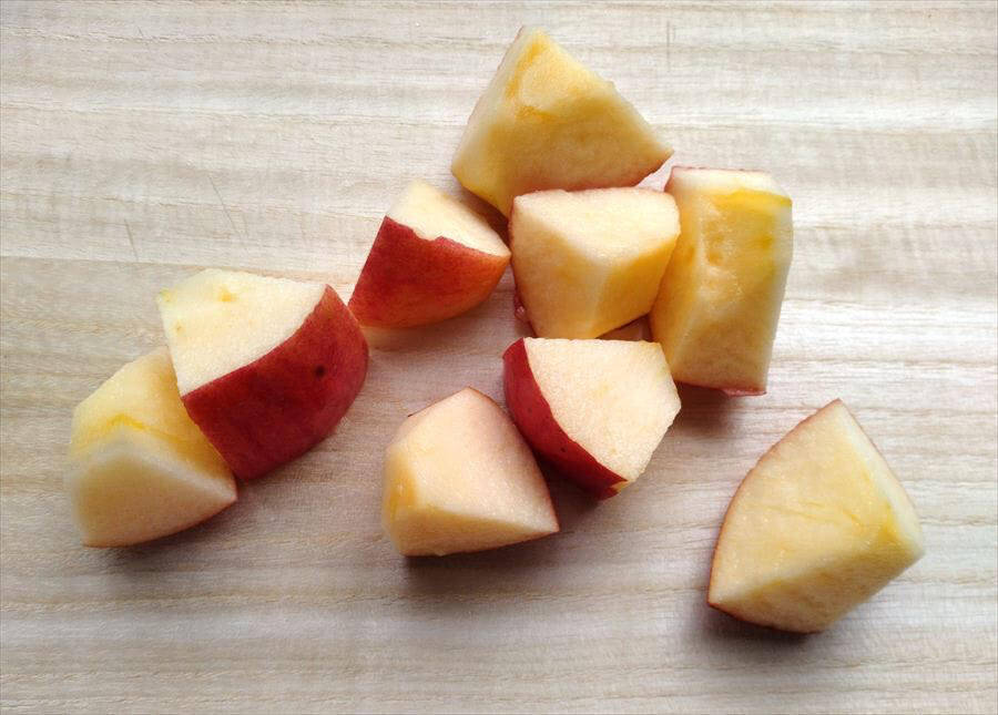 【お祭り屋台のフルーツ飴♪完コピしてみた】表面パリッ…からの中ジューシ～♡失敗しない飴掛けテクも詳しく解説