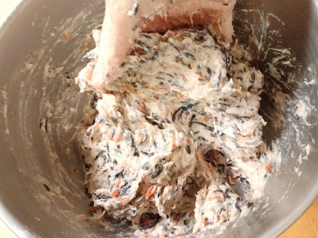 余りがち"ひじき煮"が絶品「和風肉だんご」に転生！旨味ジュワっとさつま揚げ風!?【農家直伝】