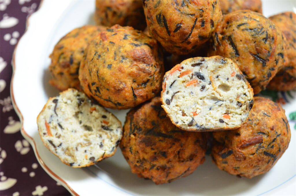 余りがち"ひじき煮"が絶品「和風肉だんご」に転生！旨味ジュワっとさつま揚げ風!?【農家直伝】