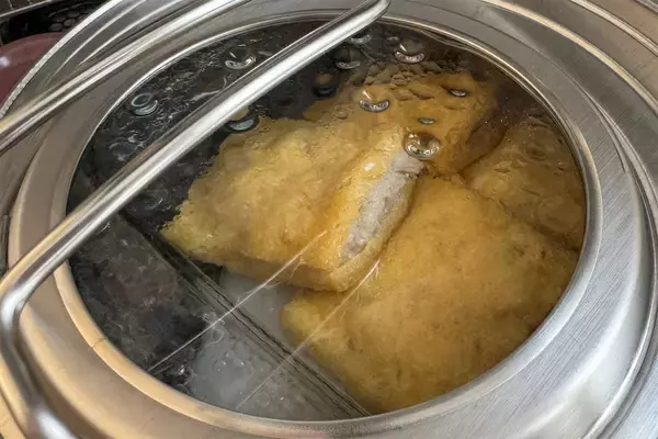 「挽き肉に“おろし”を和えた肉ダネはふわふわ♡お揚げに詰めて「あんかけ鶏大根蒸し」作ろう！痩せる系」の画像