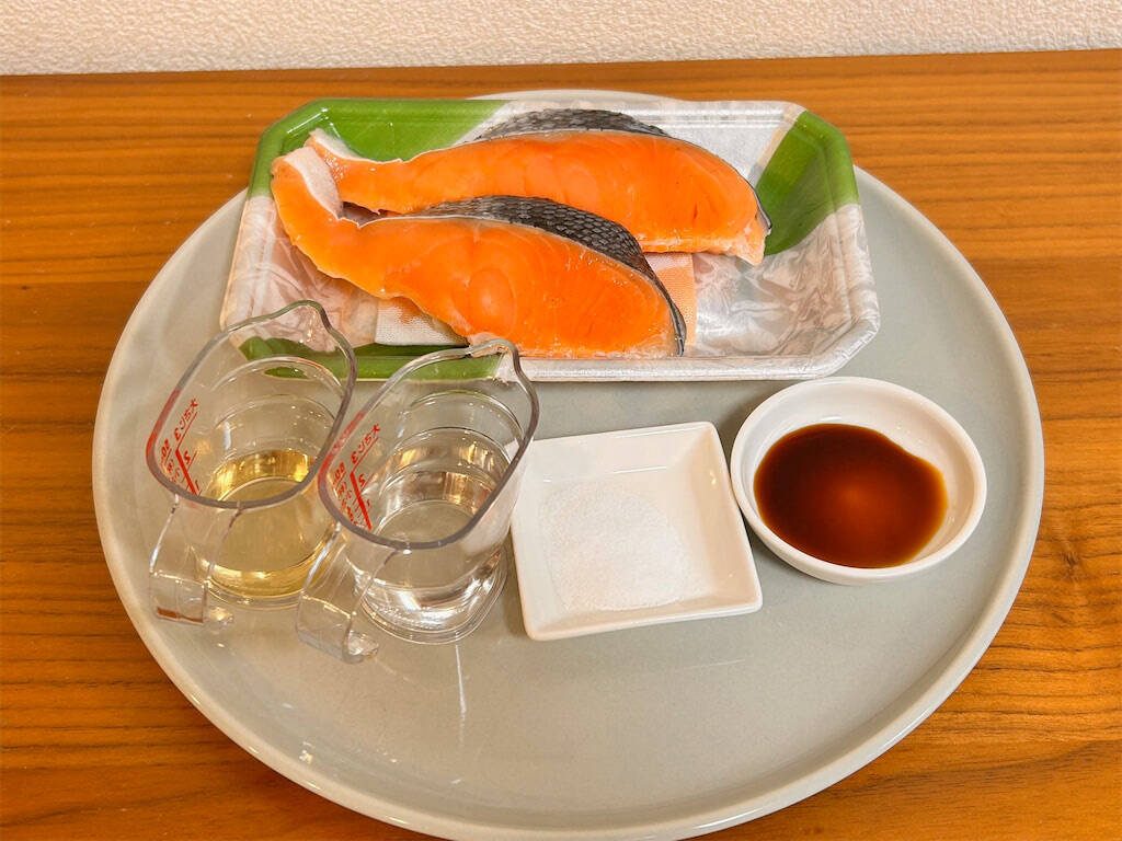 【おかわり製造機】レンチンで「自家製鮭フレーク」作ってみた！市販品では出せないふっくらしっとり感♡