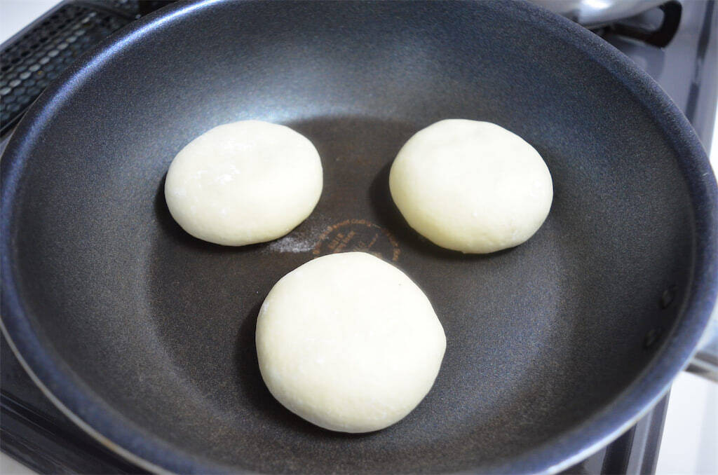 【おてっか、って知ってる？】なす味噌とろ～り！長野の郷土食「おてっか」でおやき焼いてみた！とろける～♡