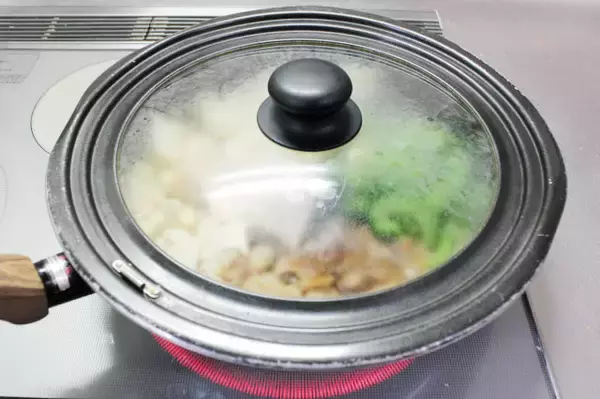 「【シェフ脇屋の簡単中華】豆腐を凍らせる⁉天才の発想な「ゴーヤーチャンプルー」に挑戦♪豆腐超味染み～」の画像