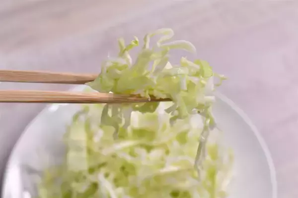 「【体をギュッとしぼりたいなら】「酢キャベツ」が最強!?野菜のプロが教える続けやすさの秘密【青髪のテツ】」の画像