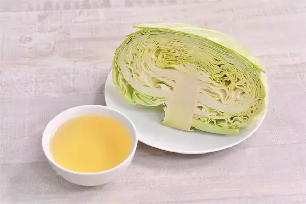 「【体をギュッとしぼりたいなら】「酢キャベツ」が最強!?野菜のプロが教える続けやすさの秘密【青髪のテツ】」の画像
