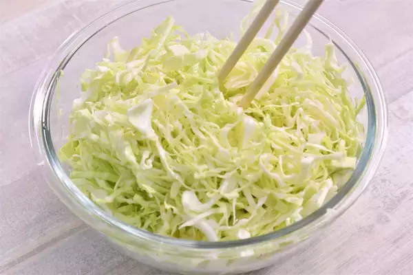 「【体をギュッとしぼりたいなら】「酢キャベツ」が最強!?野菜のプロが教える続けやすさの秘密【青髪のテツ】」の画像