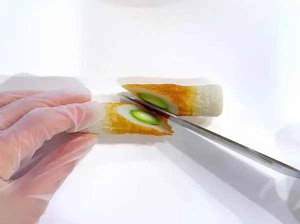 「夫があと30個イケると絶賛！アスパラをちくわに詰めて「磯辺揚げ」作ろう！サックサク…からのカレー風味フワン♡」の画像