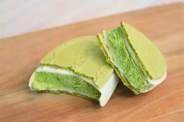 「【今日はどれでリラックスする？】編集部おすすめ「お茶アイス」4選を徹底レポ♪濃厚抹茶や話題のアジア系も！」の画像