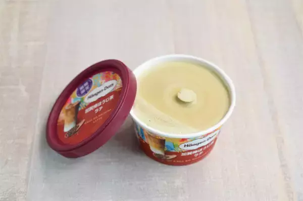 「【今日はどれでリラックスする？】編集部おすすめ「お茶アイス」4選を徹底レポ♪濃厚抹茶や話題のアジア系も！」の画像