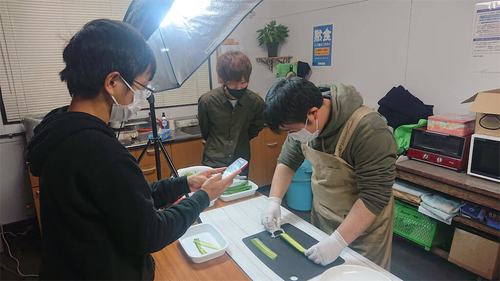 【野菜クイズ】スーパーのきゅうり…鮮度はどこで見分ける？「トゲ」「ヘタ」「先端の花」【きゅうり農家直伝】