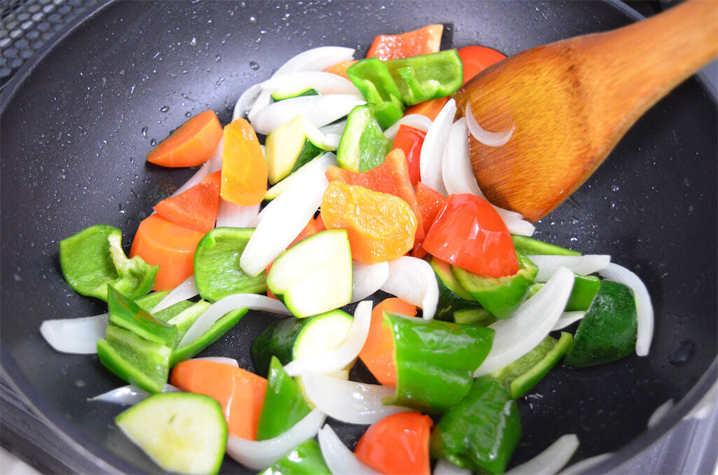 【お肉なしの酢豚!?】言われなければ気付かない「なんちゃって酢豚」作ってみた！え、高野豆腐で!?【農家直伝】