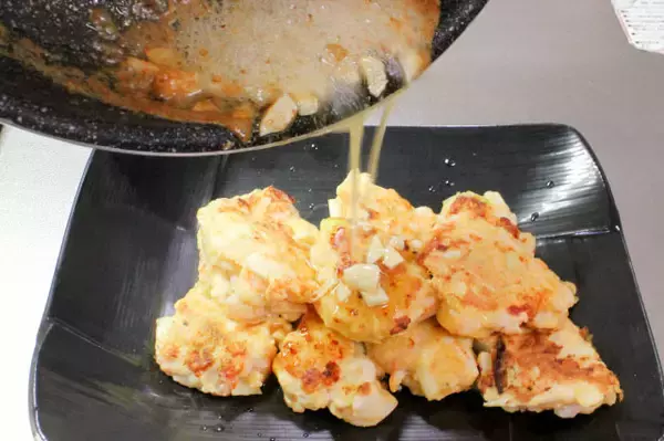 「プリッふわっ“シュリンプ”にガーリックバター染みっ染み♡エビを再構築の「新ガーリックシュリンプ」作ろう」の画像