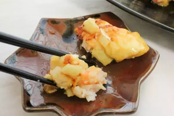 「プリッふわっ“シュリンプ”にガーリックバター染みっ染み♡エビを再構築の「新ガーリックシュリンプ」作ろう」の画像