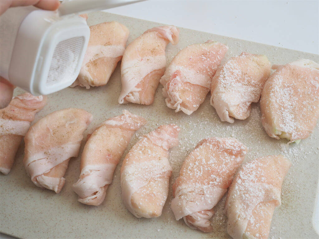 【照りっ照りの中から旨味ジュワ～】新玉ねぎの甘み炸裂「肉巻き」作ってみた！甘酸っぱ辛くてもう最強♪