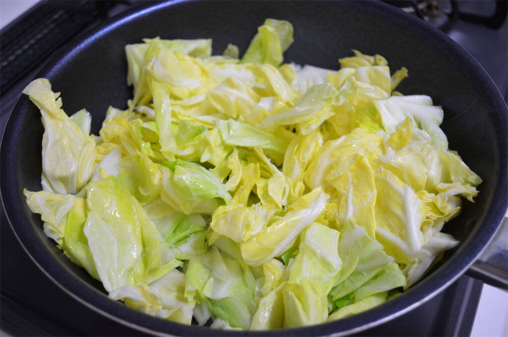 豆腐がペペロンチーノに!?洋風な「豆腐ステーキ」作ってみた！オリーブオイル×しょうゆのパンチがヤバい♡