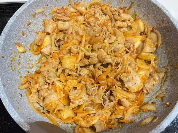 「【美の伝道師】IKKOさん考案「豚キムチグラタン」作ってみた！常人の36倍もの“美肌菌”がこの料理に⁉」の画像