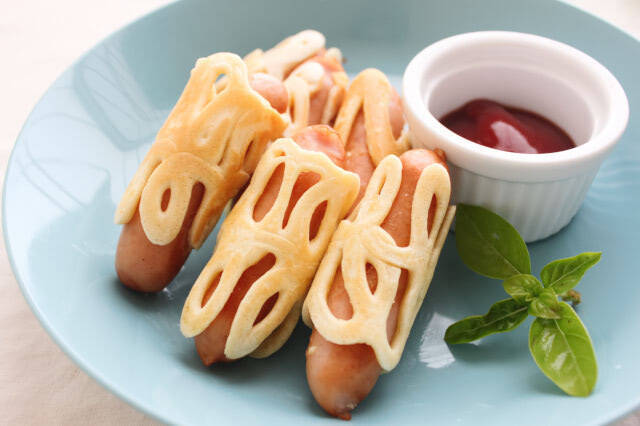 【SNSで大バズり】ホケミで簡単♪「揚げないアメリカンドッグ」作ってみた！罪悪感ナシだから食べ放題♡