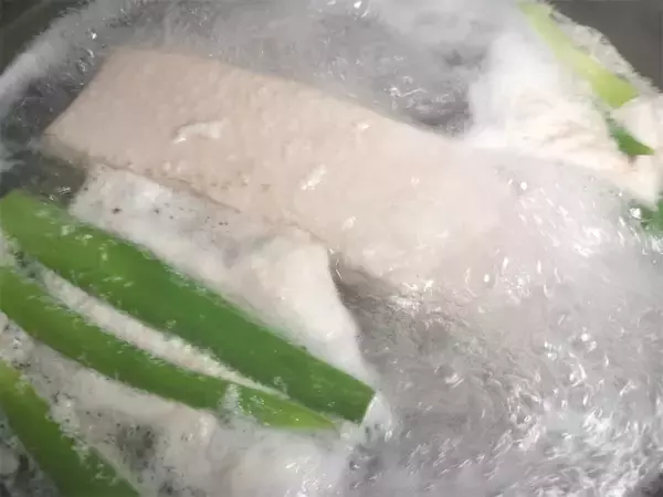 「【笠原将弘の和食基本のき】しっかり焼き目つけたらコトコト煮るべし！王道な「豚の角煮の作り方」に挑戦！」の画像