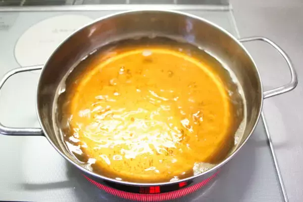 「リュウジ『絶対に痩せさせる自信あり』 豆由来の食材で「超コスパ痩せ豆腐鍋」に挑戦！キレのある辛さ♡」の画像