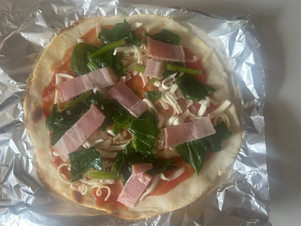 【ピザ生地は豆腐＆米粉で】発酵いらずの「カリッもちピザ」作ろう！え、魚焼きグリルで焼くからオーブンも不要!?