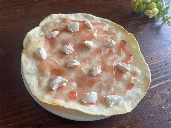 「【ピザ生地は豆腐＆米粉で】発酵いらずの「カリッもちピザ」作ろう！え、魚焼きグリルで焼くからオーブンも不要!?」の画像