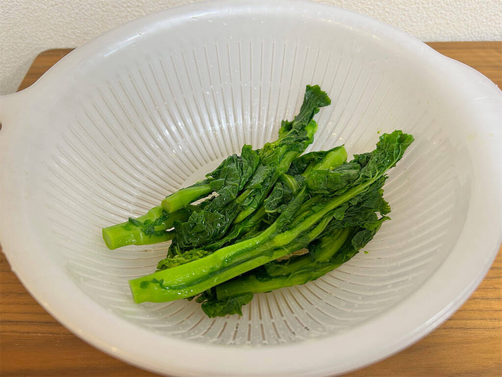 【春の幸せ混ぜご飯】炊き立てご飯に「菜の花」と「しらす」混ぜてみた！ほろ苦&塩味で意外にまろやか～♪