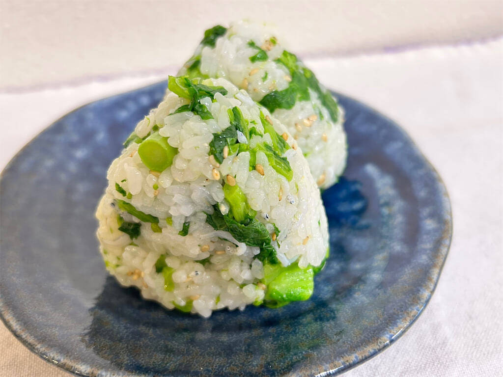 【春の幸せ混ぜご飯】炊き立てご飯に「菜の花」と「しらす」混ぜてみた！ほろ苦&塩味で意外にまろやか～♪