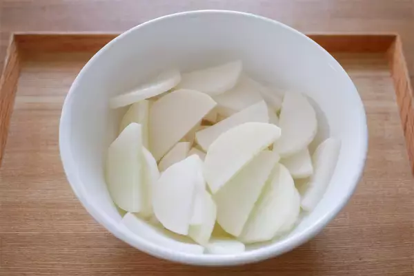 「【大根消費レシピ】甘酒で「即席べったら漬け」作ってみた！“おかゆ”も使う裏ワザで朝漬ける→夜完成！」の画像