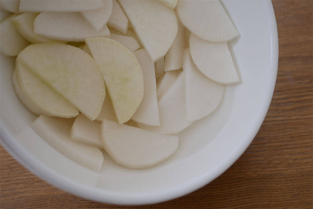 【大根消費レシピ】甘酒で「即席べったら漬け」作ってみた！“おかゆ”も使う裏ワザで朝漬ける→夜完成！