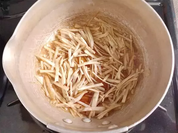 「【革命的な発想】すり身の代わりに「はんぺん」でさつま揚げ作ってみた！プルンプルン食感!?【農家直伝】」の画像