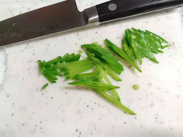 「【革命的な発想】すり身の代わりに「はんぺん」でさつま揚げ作ってみた！プルンプルン食感!?【農家直伝】」の画像