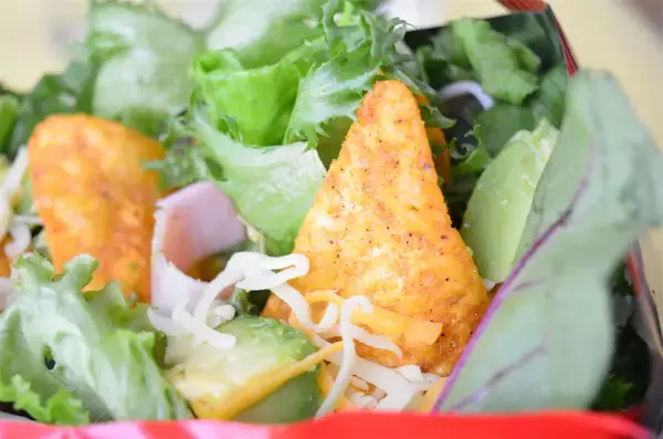 「【おうちでメキシカン】スナック袋に材料入れて「トルティーヤロコス」作ってみた♪一袋で完璧な一食に!?【ドリトス】」の画像