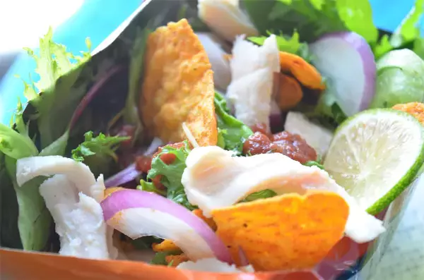 「【おうちでメキシカン】スナック袋に材料入れて「トルティーヤロコス」作ってみた♪一袋で完璧な一食に!?【ドリトス】」の画像