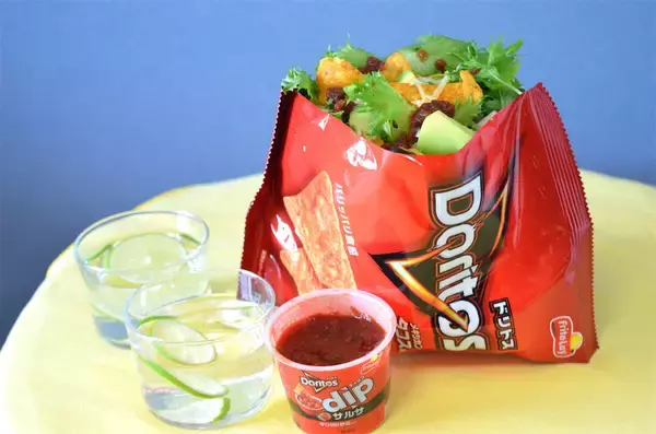 「【おうちでメキシカン】スナック袋に材料入れて「トルティーヤロコス」作ってみた♪一袋で完璧な一食に!?【ドリトス】」の画像