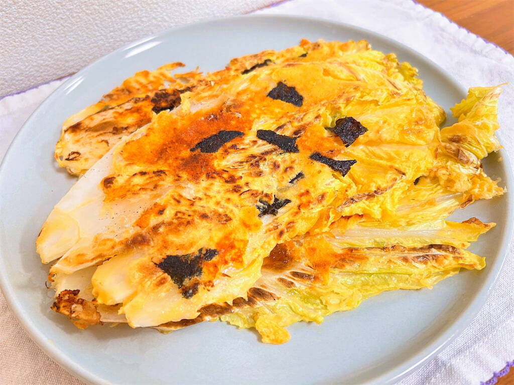 【白菜の葉、切らずに焼く！】チーズと海苔を絡めて「チヂミ」作ってみた！カリッ、モチッ、トロッの三拍子♪